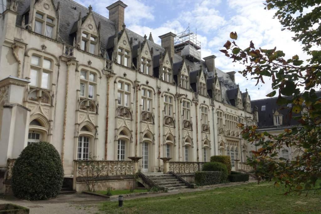 Charmant Studio Au Calme Tout Confort Dans Chateau Neo Gothique Proche Zenith Comet Orleans Parking Voiture Gratuit Wifi Haut Debit Rue Des Montees Esterno foto