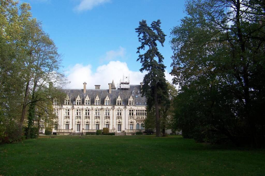 Charmant Studio Au Calme Tout Confort Dans Chateau Neo Gothique Proche Zenith Comet Orleans Parking Voiture Gratuit Wifi Haut Debit Rue Des Montees Esterno foto