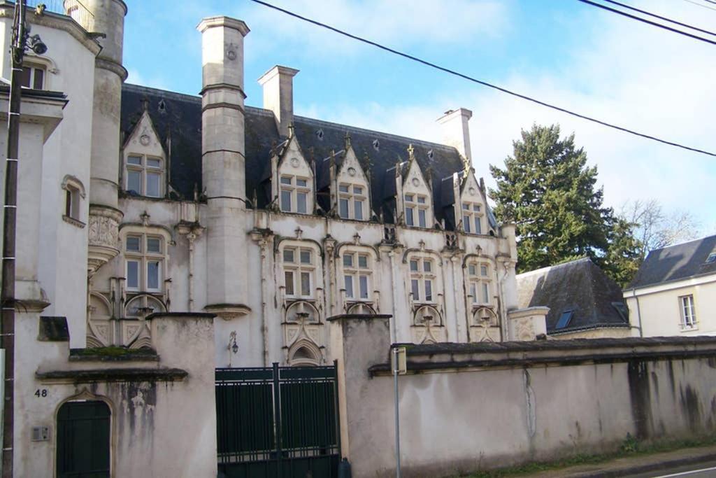Charmant Studio Au Calme Tout Confort Dans Chateau Neo Gothique Proche Zenith Comet Orleans Parking Voiture Gratuit Wifi Haut Debit Rue Des Montees Esterno foto