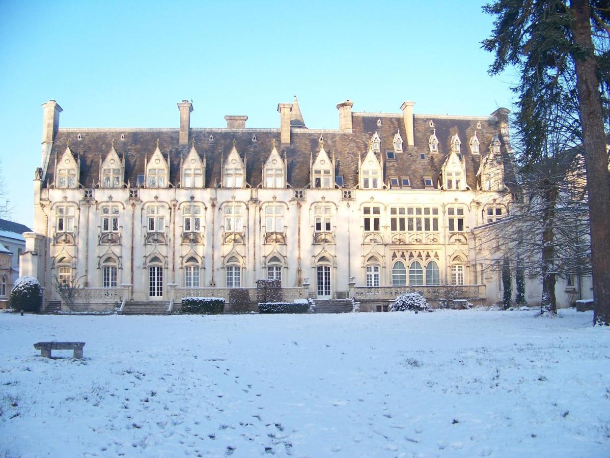 Charmant Studio Au Calme Tout Confort Dans Chateau Neo Gothique Proche Zenith Comet Orleans Parking Voiture Gratuit Wifi Haut Debit Rue Des Montees Esterno foto