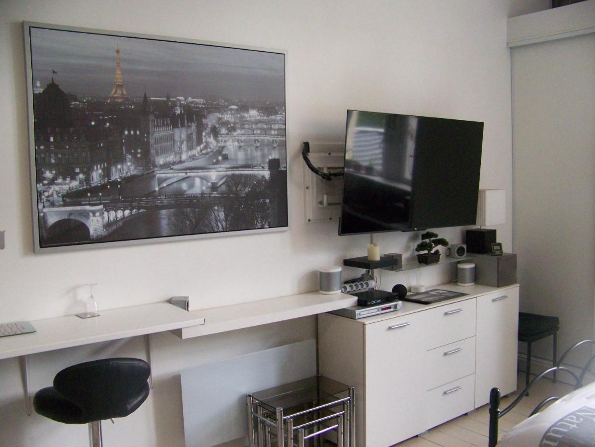 Charmant Studio Au Calme Tout Confort Dans Chateau Neo Gothique Proche Zenith Comet Orleans Parking Voiture Gratuit Wifi Haut Debit Rue Des Montees Esterno foto